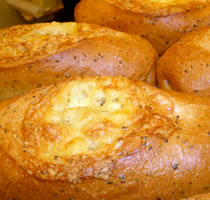 田舎パン（チーズ）